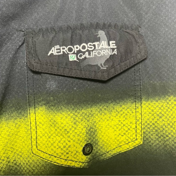 Aeropostale Men's Black and Green Swim Shorts size 34 - Picture 3 of 11